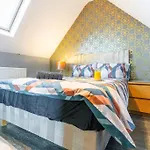 2 - Bed Haven With Free Parking