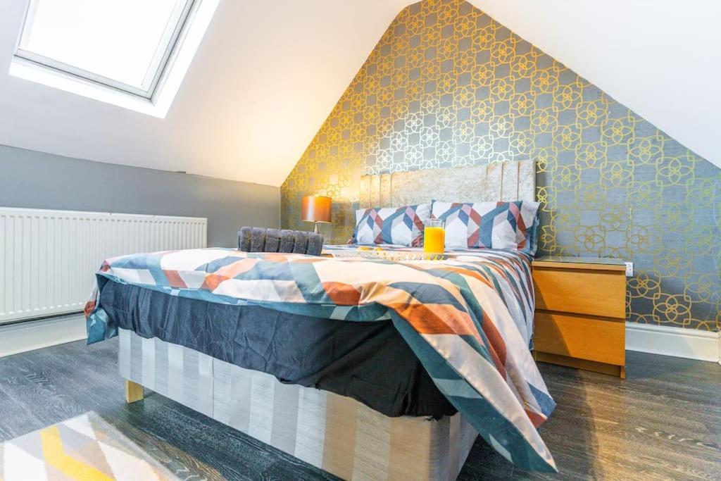 2 - Bed Haven With Free Parking Apartment *