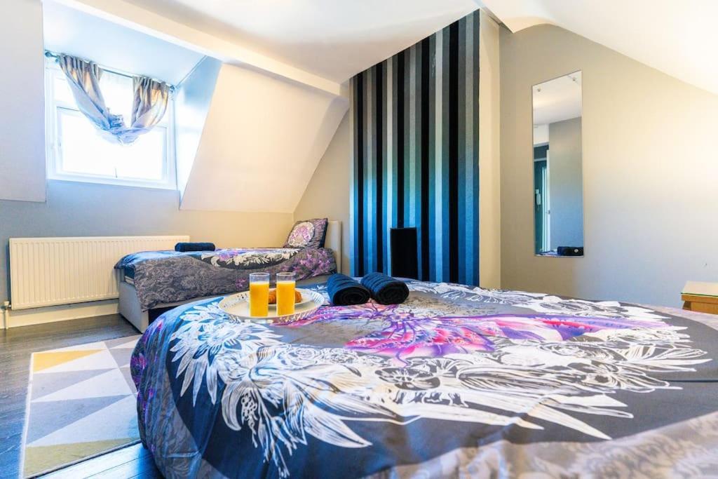 2 - Bed Haven With Free Parking Apartment *