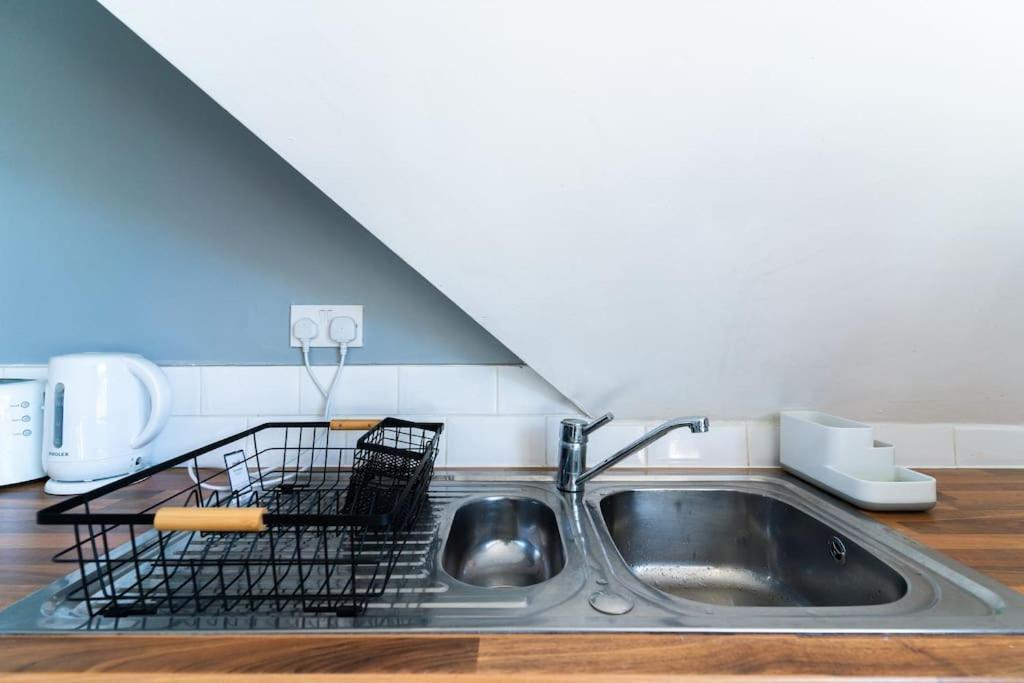 2 - Bed Haven With Free Parking *