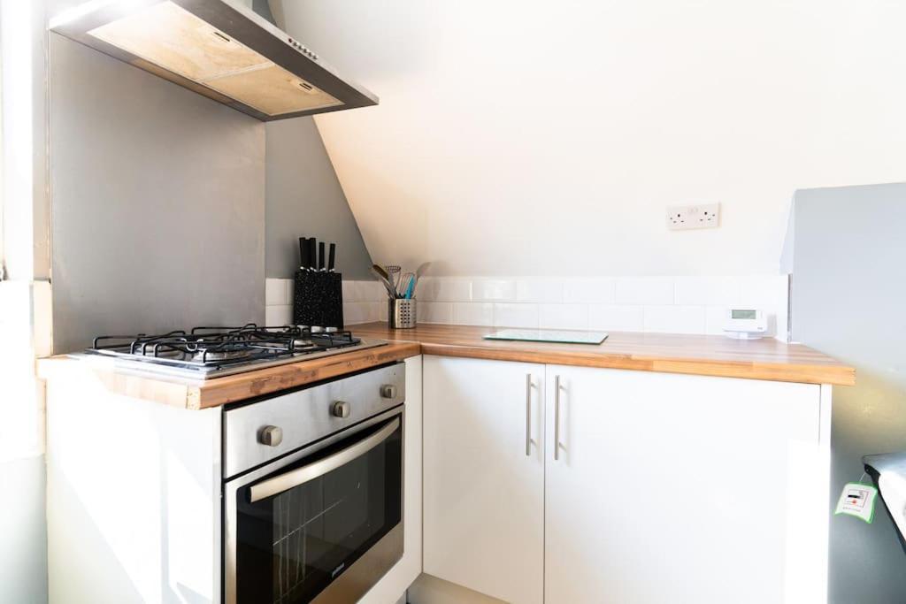 Apartment 2 - Bed Haven With Free Parking