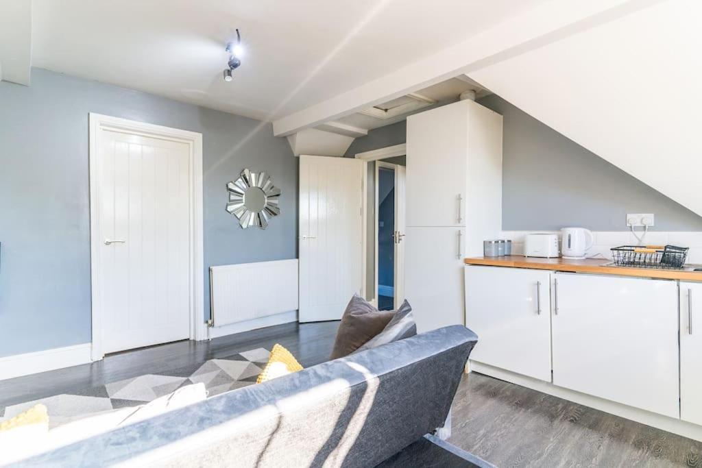2 - Bed Haven With Free Parking *
