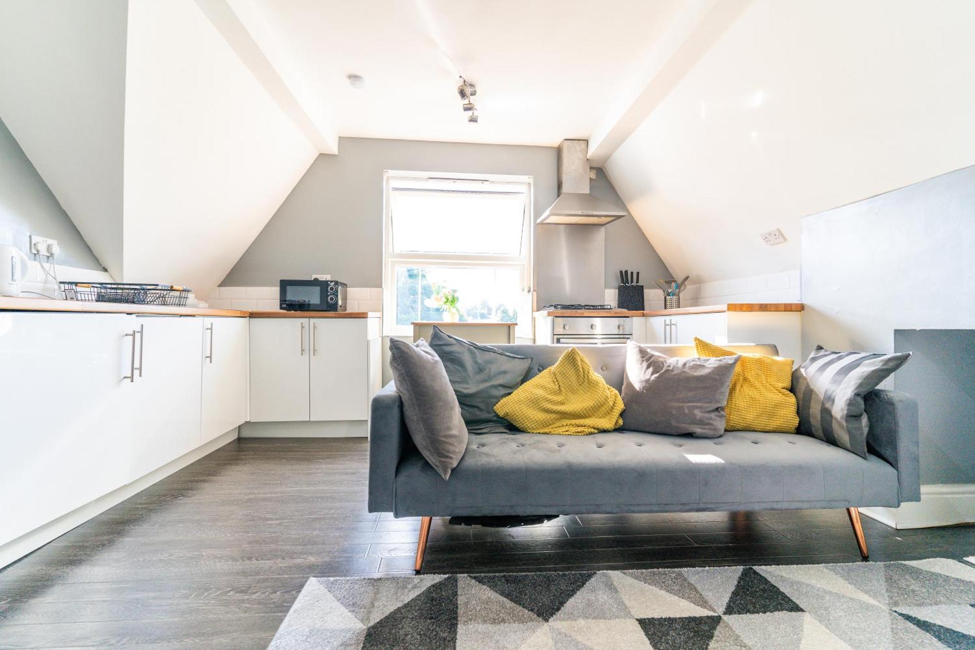 2 - Bed Haven With Free Parking Apartment Birmingham